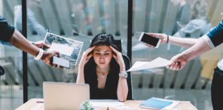 Le glue work, ces tâches ingrates mais indispensables qui polluent la carrière des femmes.