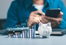 L’épargne en France : entre méfiance et nouvelles tendances L'épargne en France se porte bien. Les taux sont repartis à la hausse en 2025, malgré la méfiance des Français, vis-à-vis de l'IA et des réseaux sociaux... Sauf chez les jeunes.