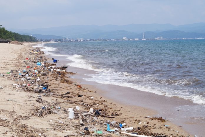 La pollution des océans inquiète de plus en plus. 248 produits chimiques différents ont été identifiés dans une étude de la revue Nature Geoscience.