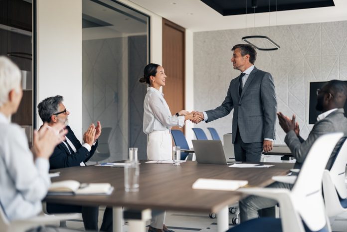 En matière de reprise d'entreprise, la France a du soucis à se faire. 500 000 dirigeants partiront à la retraite d’ici 10 ans.