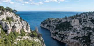 Dépollution des calanques de Marseille