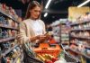 Omniprésence du plastique dans les supermarchés : distributeurs, agissez ! Omniprésence plastique supermarchés