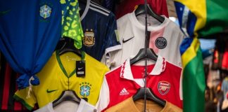 Les prix des maillots continuent d'augmenter. Un business encore florissant.