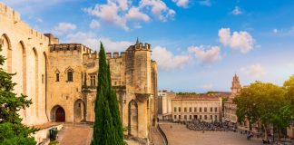 Le Festival d'Avignon met la culture coréenne sous le feu des projecteurs, jusqu'au 25 juillet, à la Cour d’honneur du palais des Papes.