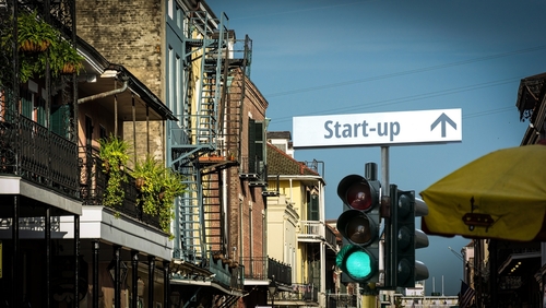 Street,Sign,The,Direction,Way,To,Start-up France Digitale Day : où en sont les start-up de la French Tech ?