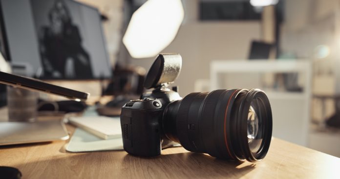 Studio,,Empty,And,Camera,Equipment,Closeup,For,Creative,Photoshoot,,Recording Patrimoine photographique