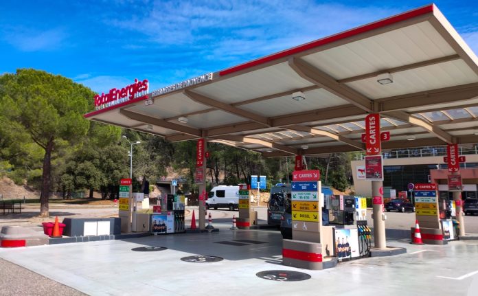 Nice,,France,-,September,27,,2025:,Totalenergies,Gas,Station.,Totalenergies Faut-il craindre le retour des Gilets jaunes ?