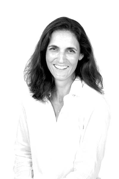 Delphine Desaulles Après un parcours dans le luxe et le conseil, elle a décidé de reprendre une entreprise. Accompagnée par la CCI Paris Île-de-France, elle a repris l’Atelier K2M, spécialisé dans la tapisserie d’ameublement sur mesure. Delphine Desaulles Après un parcours dans le luxe et le conseil, elle a décidé de reprendre une entreprise. Accompagnée par la CCI Paris Île-de-France, elle a repris l’Atelier K2M, spécialisé dans la tapisserie d’ameublement sur mesure.
