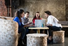 Bruits de couloir en entreprise